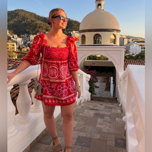 Meet your Posher, Melissa - Picture 3 of 3